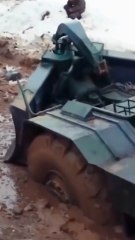Jeep Militaire en Détresse dans la Boue ❄️ | Sauvetage Impressionnant en Pleine Nature !