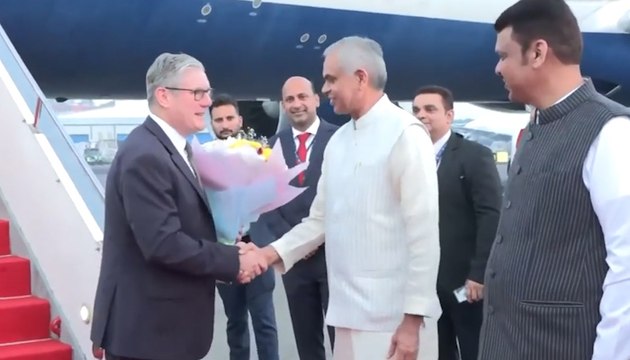 UK PM Starmer Arrives at Chhatrapati Shivaji Maharaj Airport in Mumbai for First official visit