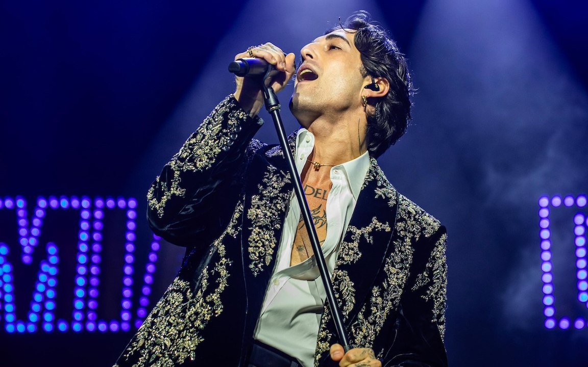 Damiano David e il primo live solista in Italia: il duetto con Cremonini e le frecciatine alla stampa italiana