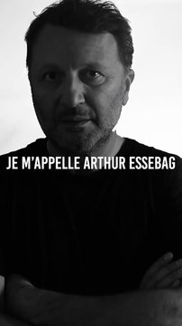 Arthur met en ligne sur ses réseaux sociaux une vidéo autour du 7 octobre : Il faut que le monde voie, entende et comprenne nos blessures, celles qu’on ne referme pas, celles qu’on tait parfois pour tenir debout