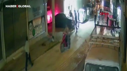 Adana'da alacak verecek kavgası! O anlar kamerada