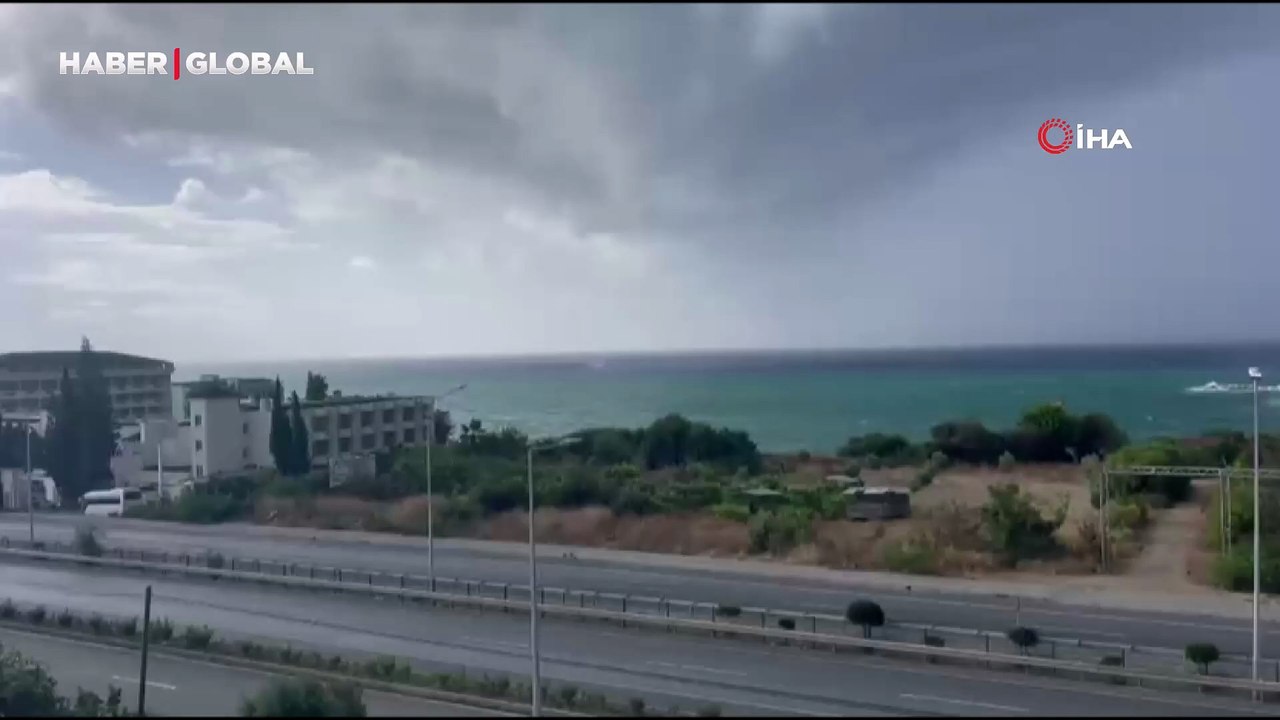 Alanya açıklarında oluşan hortum korkuttu