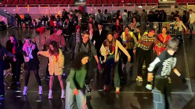 Le Zénith de Saint-Étienne se transforme en roller disco pour les étudiants