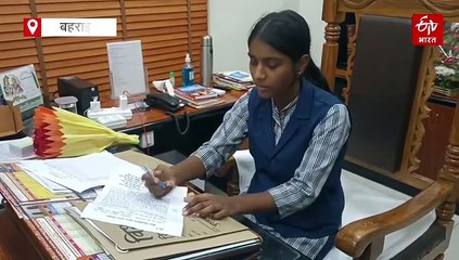 बहराइच में 11 वीं छात्रा मानसी बनी एक दिन की डीएम, कार्यभार सम्भालते ही योगी की तरह की जनसुनवाई