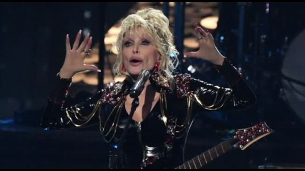 Giallo sulla salute di Dolly Parton, la sorella: "Pregate per lei"