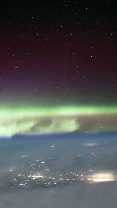 Astronauta mostra 'comboio' de satélites da SpaceX na órbita da Terra