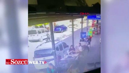 Adana'da yarışan 2 motosikletlinin kazası kamerada