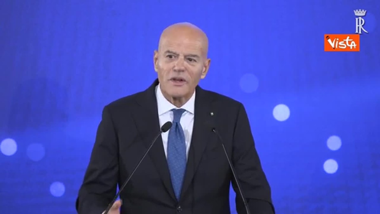 Descalzi agli Eni Award al Quirinale: «Bisogna capire l'impatto delle ricerche vincitrici sulla società»