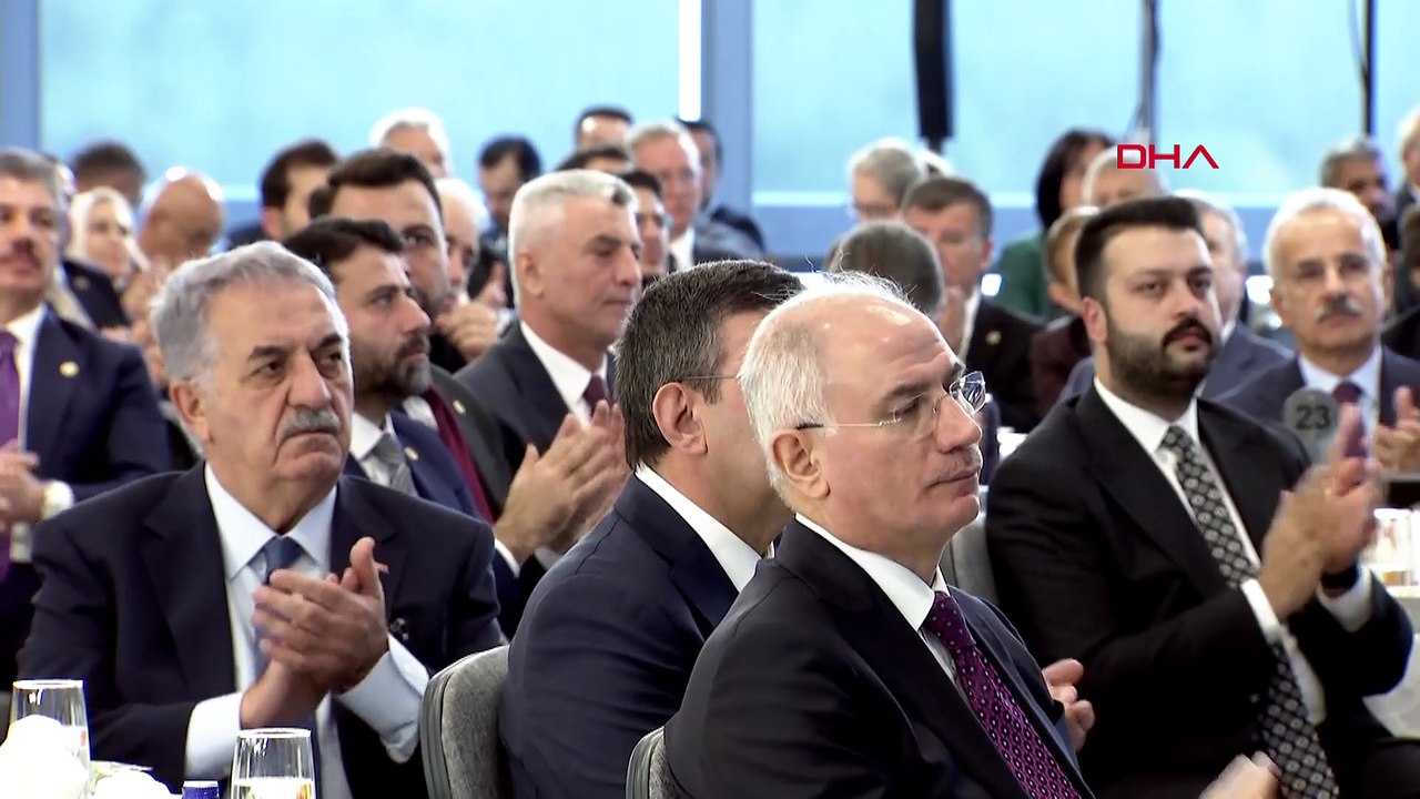 Cumhurbaşkanı Erdoğan’dan, Özgür Özel’e: Yüreğin yetiyorsa şimdi de su bidonuyla kürsüye çıksana