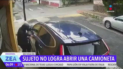 Hombre intenta robar una camioneta, pero no logra abrirla