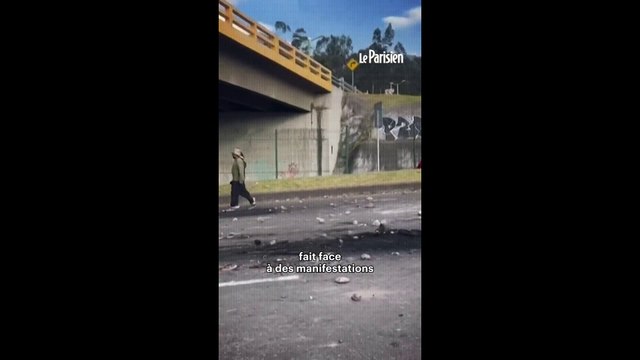 Le président de l'Équateur attaqué dans sa voiture