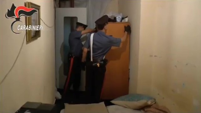 Isola Capo Rizzuto, cinque arresti per stalking e violenze: famiglia romena terrorizzata (08.10.25)