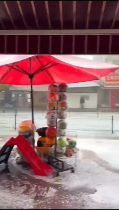 Heavy Hailstorm Hits Çaycuma, Zonguldak – Intense Weather in Turkey (08.10.2025)