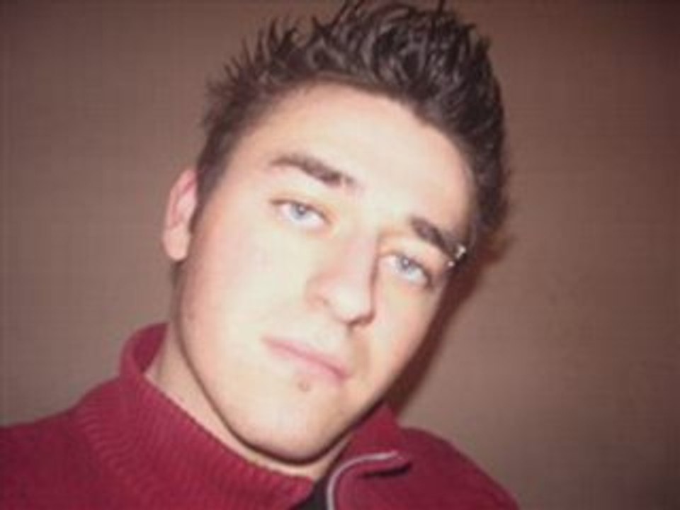 me singing walk away by kelly clarkson