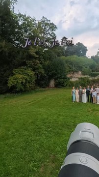 Aujourd’hui, je te montre le matos que j’emmène en shooting mariage ! 💍Un grand merci à @rce_foto_fr pour le prêt du Sony GM 70-200mm f/2.8, un monstre qui fait (selon moi) des pics hyper cool 🔥