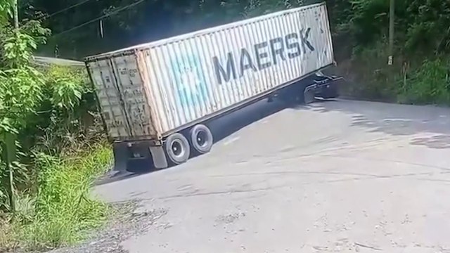 tn7-trailero-panameño-enfrenta-rutas-no-aptas-en-acosta-081025