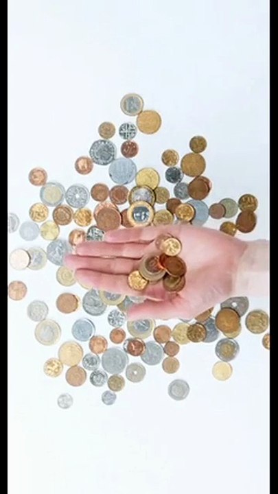 ¿Dinero de Mentira El poder invisible de la moneda fiduciaria - MetaDato (360p, h264)