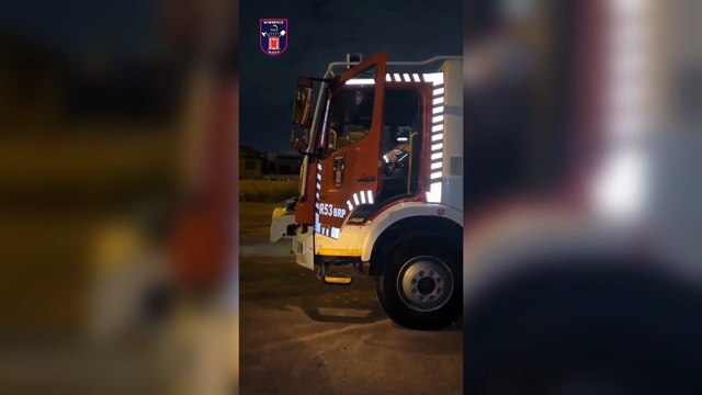 ext-Misterio en escuela de España canción de cumpleaños comenzó a sonar durante la noche-081025