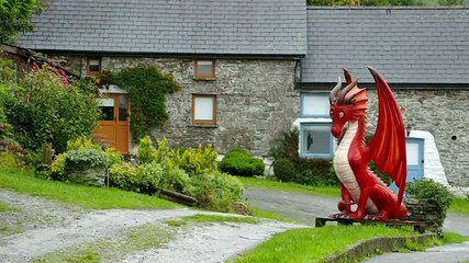 Four Bed S30E18 - Cwmiar Holiday Cottages