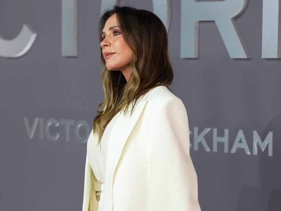 Victoria Beckham strahlt bei Mini-Reunion der Spice Girls
