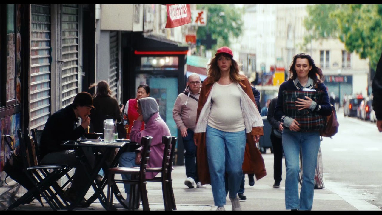 Bande-annonce : Monia Chokri et Ella Rumpf ont besoin « Des preuves d'amour »