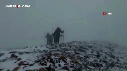 Uludağ'da yılın ilk karını zirvede böyle kutladılar