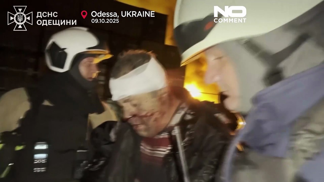 Cinque feriti in un attacco con droni russi provoca un grande incendio nella regione di Odessa