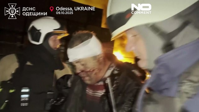 Cinque feriti in un attacco con droni russi provoca un grande incendio nella regione di Odessa