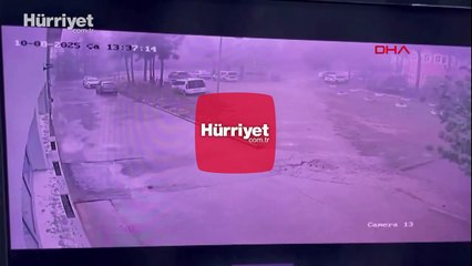 Adana'da fırtınanın çatıyı uçurduğu anlar kamerada