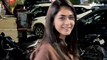 Mrunal Thakur की सादगी के दीवाने  हुए फैंस!