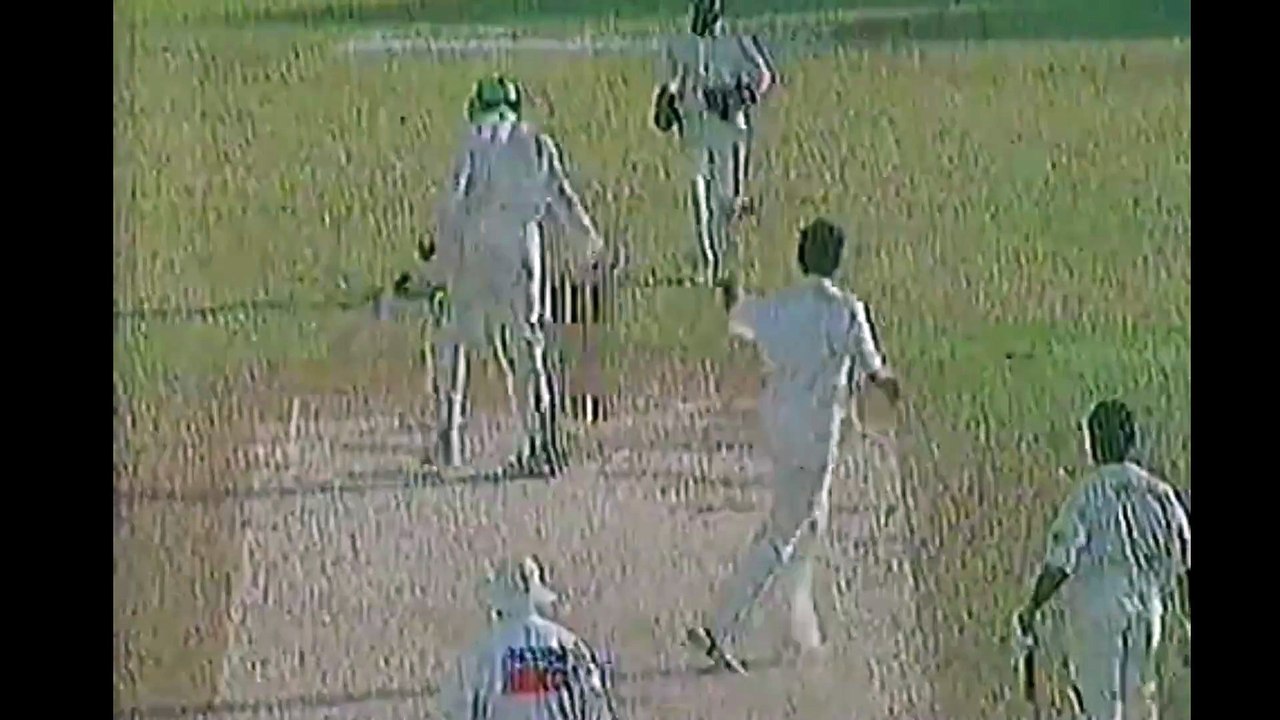 Ramanayake Beemer and De Silva Brilliant Run Out Wasim Akram 5th Match, Sharjah, November 02, 1993, Pepsi Champions Trophy