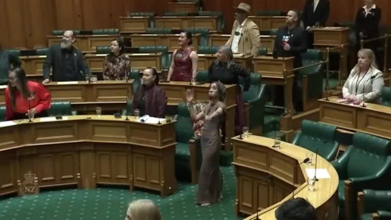 Video: Unplanned haka halts New Zealand parliament after MP’s speech
