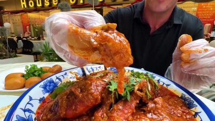 170. Singapore's RECORD BREAKING Chili Crab!! Massive Seafood of Asia!!