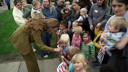 Oxford children wave Princess of Wales goodbye