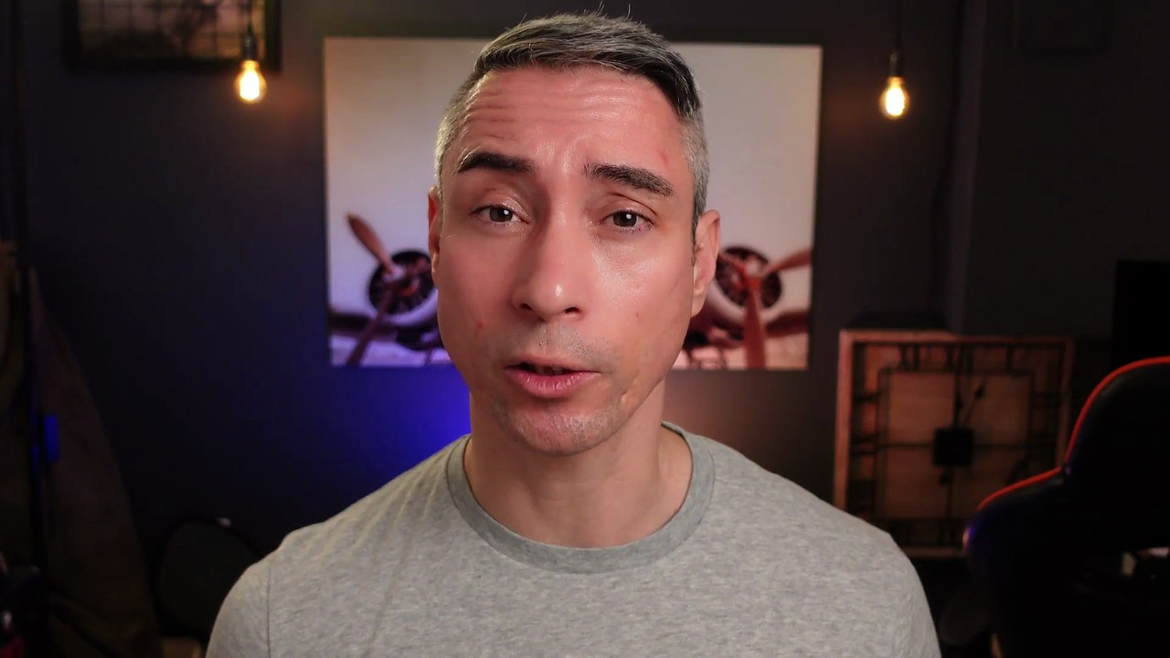 Should You Hug On a First Date? (AWKWARD)