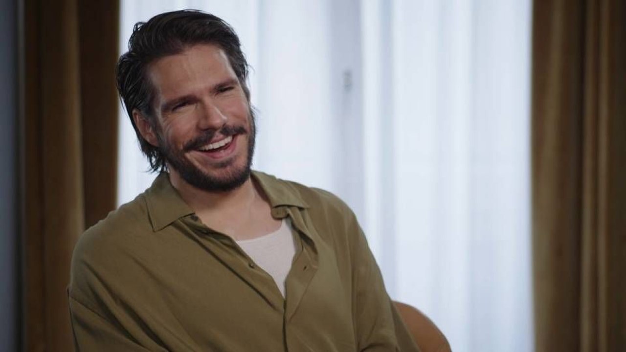 François Civil joue-t-il vraiment du piano dans son nouveau film ?