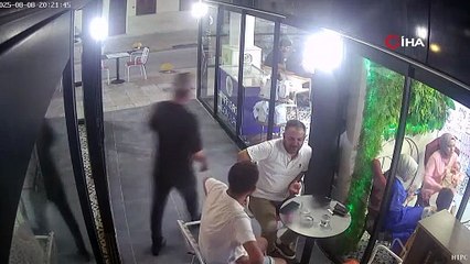 Cam Kapıya Çarpan Kadın Gülme Krizine Neden Oldu!