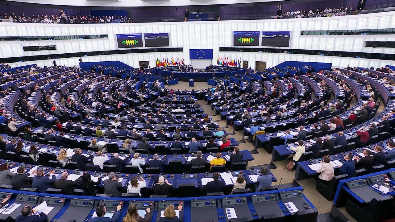 Von der Leyen supera dos mociones de censura con apoyo de socialistas, liberales y verdes