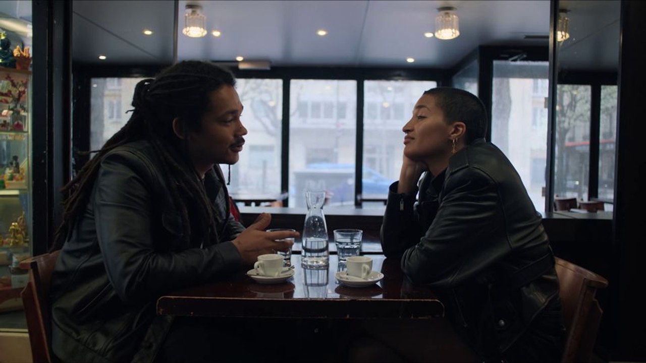 Father Mother Sister Brother Trailer (2) OV