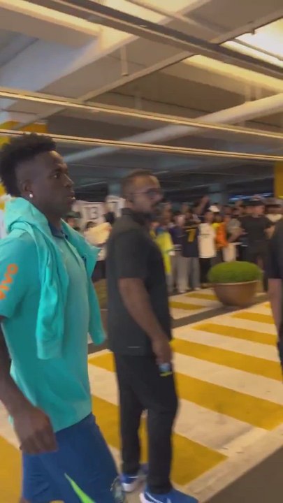 El brutal recibimiento a Vinícius en Corea