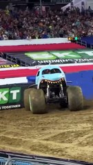 Megalodón es el animal prehistórico favorito en Monster Jam.