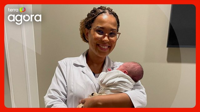 Enfermeira baiana canta para acalmar bebês recém-nascidos