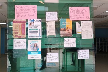 Trabajadores del Gobierno de Oaxaca exigen el cese de retención ilegal de ISR