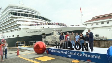 Canal de Panamá celebra al visitante un millón del año fiscal