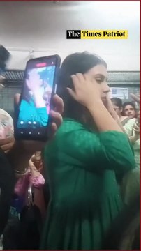 Chaos on Train! Woman Sprays Pepper Spray Inside Compartment After Not Getting a Seat | Sealdah Shocker