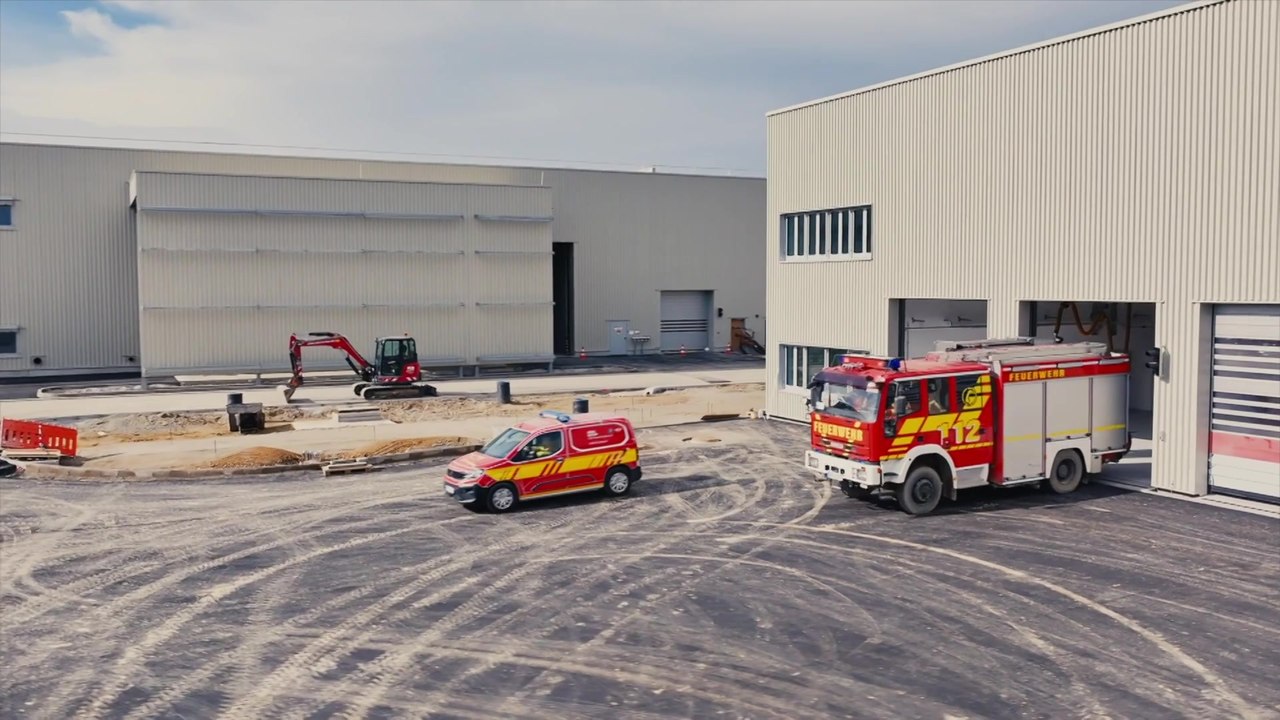 Completion of the energy center and fire department building at the BMW Group plant in Irlbach-Straßkirchen - Exterior Drone-shots