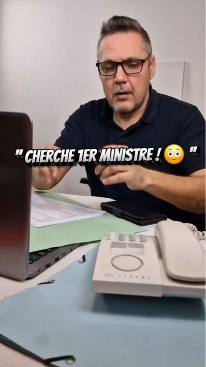 « MANU ME VEUT ! 😳📞 » POV : Quand tu cherches désespérément un premier ministre !