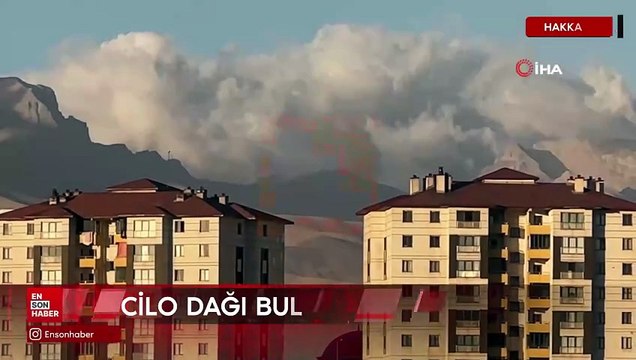 Cilo Dağı’nın zirvesine çöken bulutlar görsel şölen oluşturdu