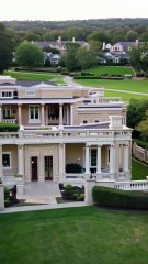 Sandra eventually becomes the love of Jed's life, helping him become a powerful man...