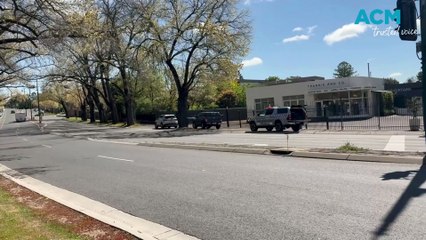 Police close off major Bendigo intersection after fatal collision video